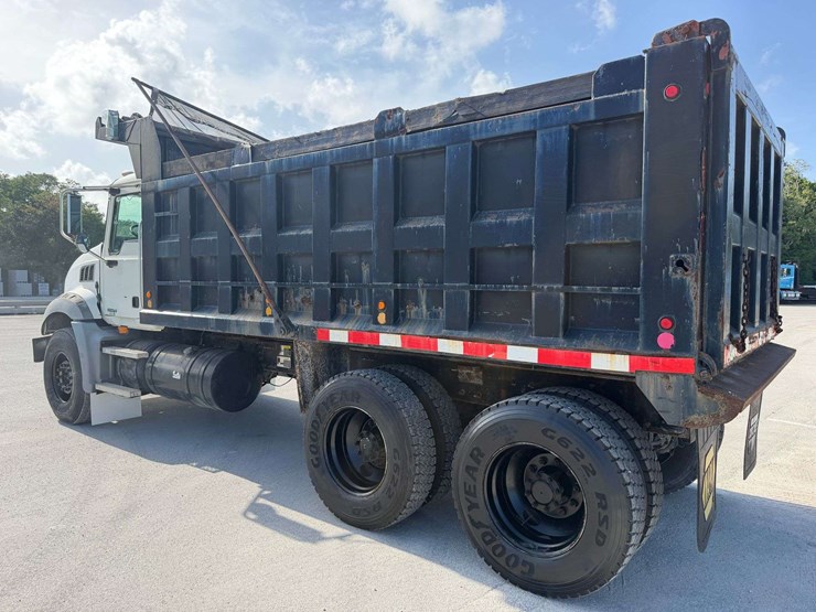 2006-mack-granite-ct713-image-5