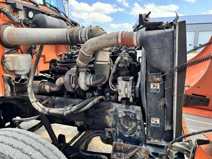 2004-peterbilt-357-image-24