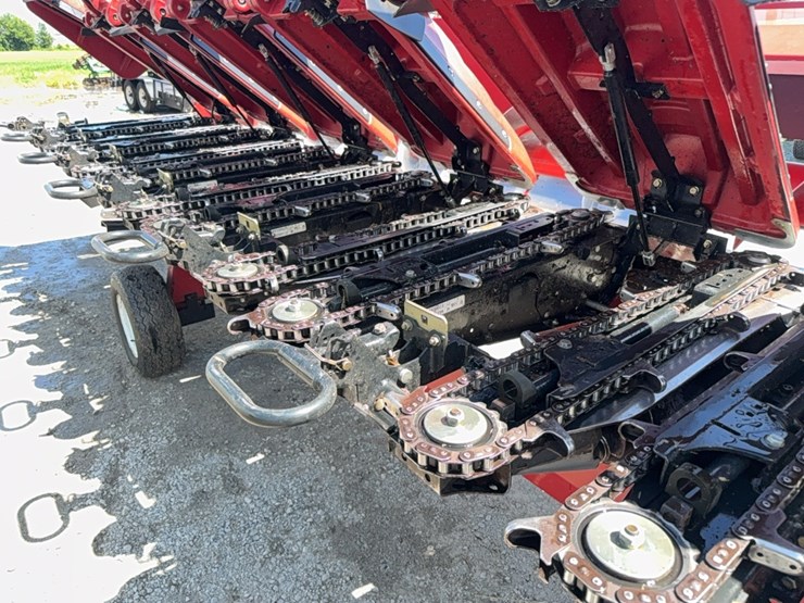 2020-case-ih-4412-image-35