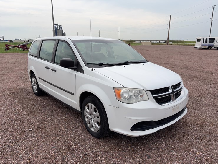 2014-dodge-grand-caravan-image-3