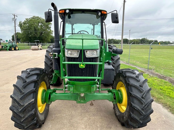2019-john-deere-6120e-image-7