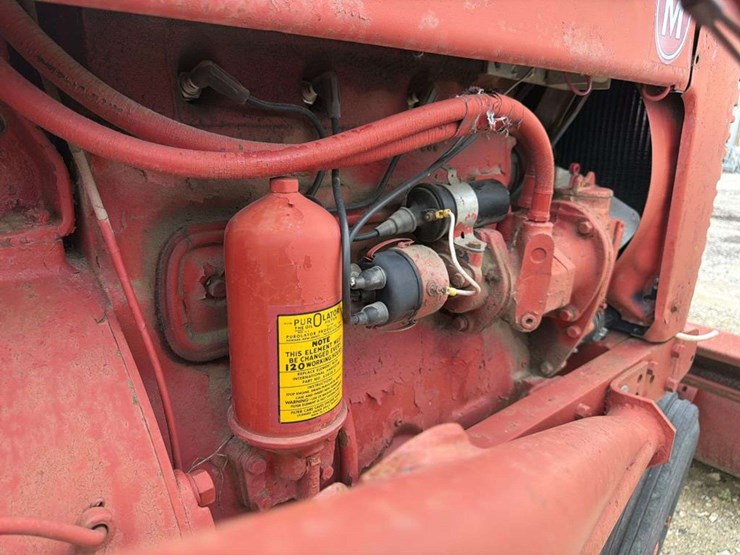 farmall-m-loader-tractor-image-13