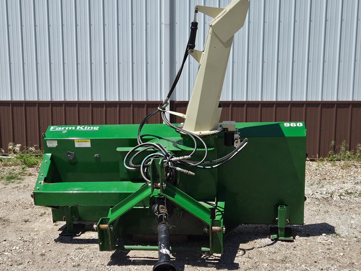 farm-king-960-snowblower-image-2