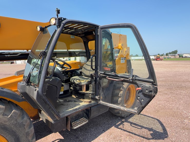 2011-jcb-510-56-image-23