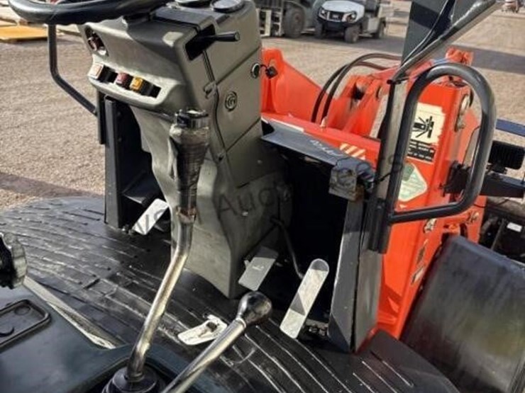 kubota-r420s-image-27