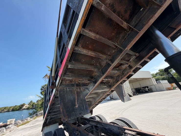 2006-mack-granite-ct713-image-16