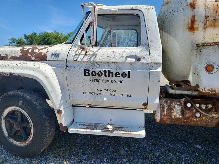 ford-f700-image-4