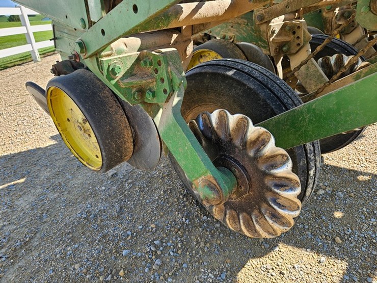 john-deere-7000-image-18