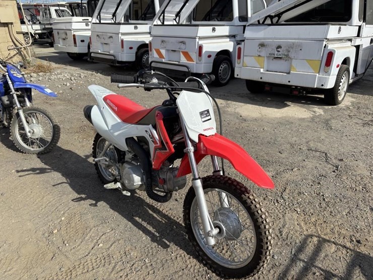 2016-honda-crf110-dirt-bike-image-2