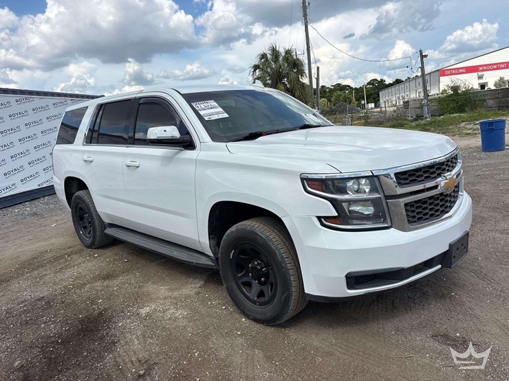 2019-chevrolet-tahoe-image-2