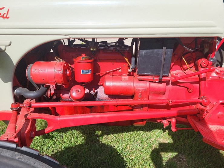 1951-ford-8n-image-14