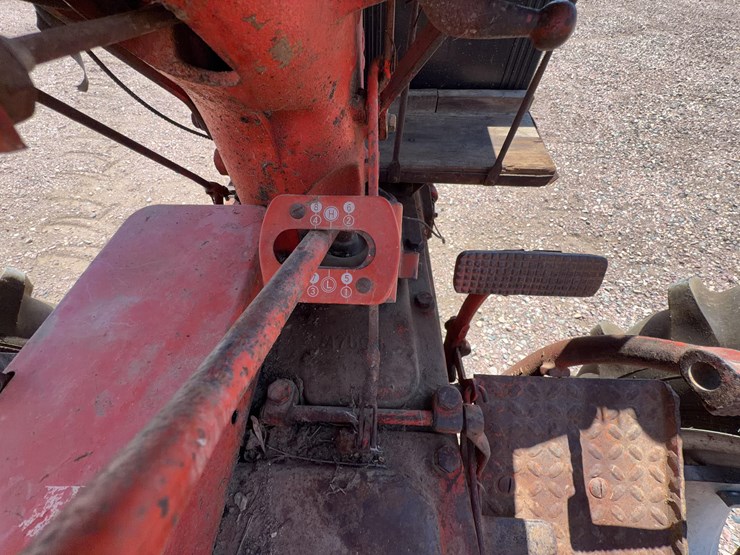 1958-case-801-b-tractor-image-25