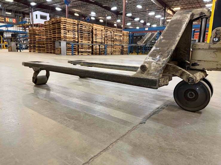 manual-pallet-jack-image-4