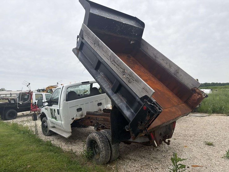 2005-ford-f350-image-2