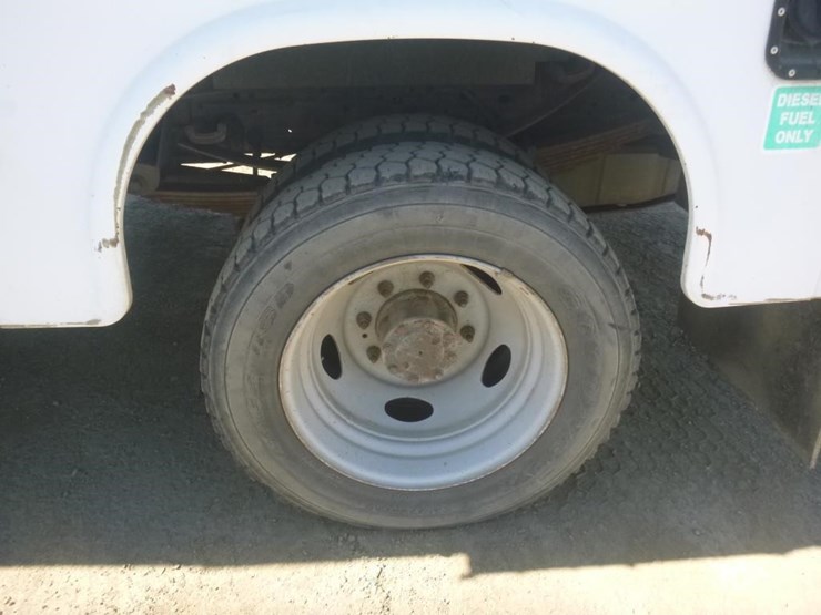 2002-ford-f550-image-27