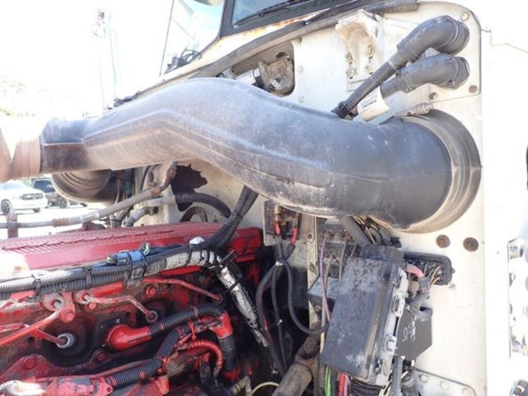 2013-peterbilt-367-image-52
