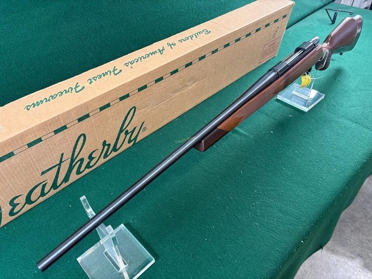 nib-weatherby-vanguard-300-wby-mag-rifle-image-13