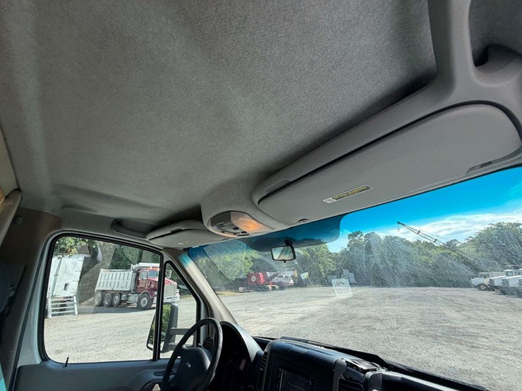 2010-freightliner-sprinter-3500-image-33