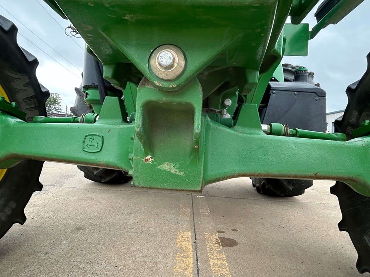 2019-john-deere-6120e-image-35
