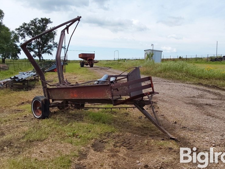 kneib-70-pop-up-bale-loader-image-3