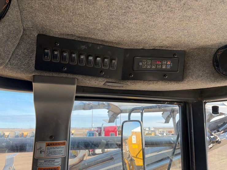 2006-agco-terragator-8104-image-20