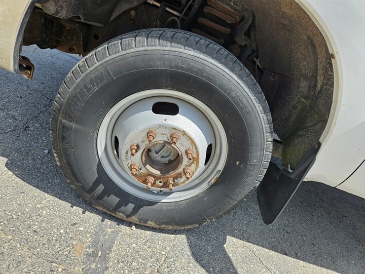 2013-ford-f350-image-36