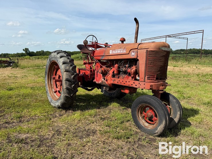 1950-farmall-m-2wd-tractor-image-3