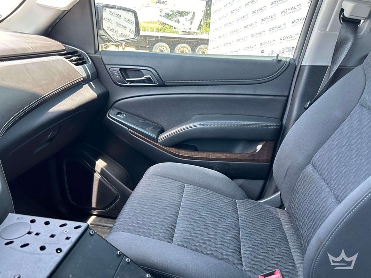 2020-chevrolet-tahoe-image-19