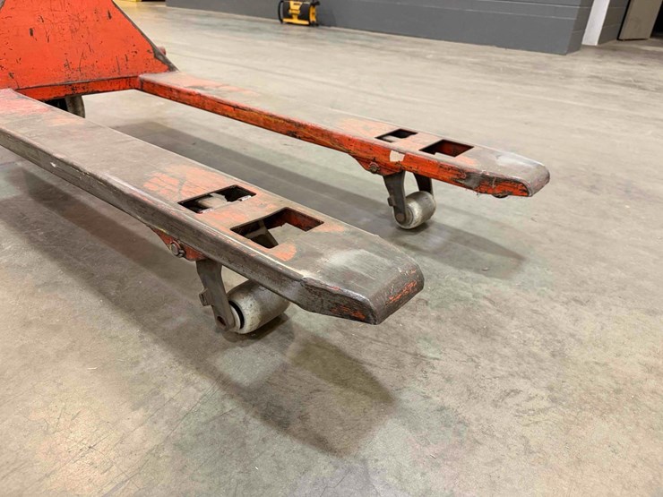 manual-pallet-jack-image-4
