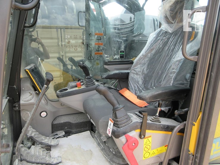 2025-volvo-ecr235el-image-15