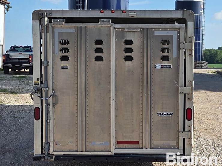 2014-wilson-livestock-trailer-image-6