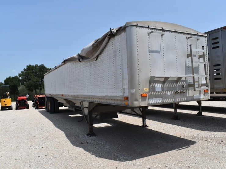 1996-wilson-grain-trailer-image-1