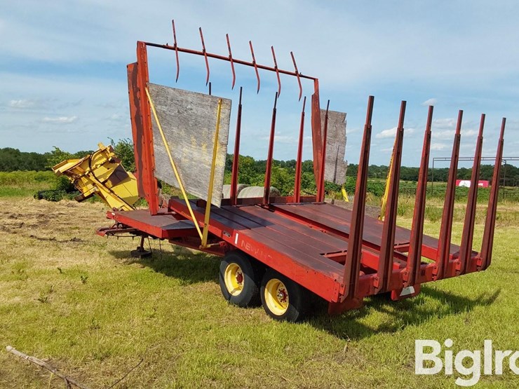 new-holland-1033-image-7