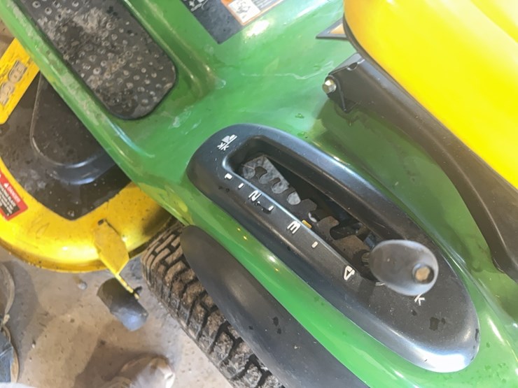 john-deere-l120-image-11