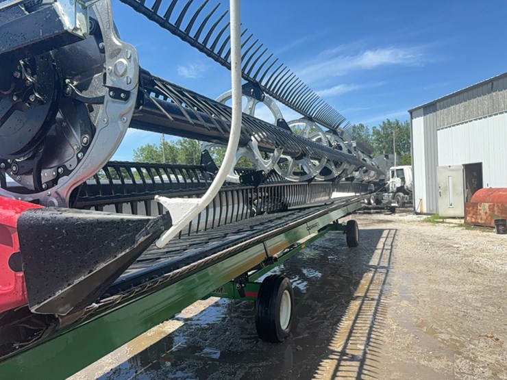 2023-case-ih--fd240-draper-head-image-8