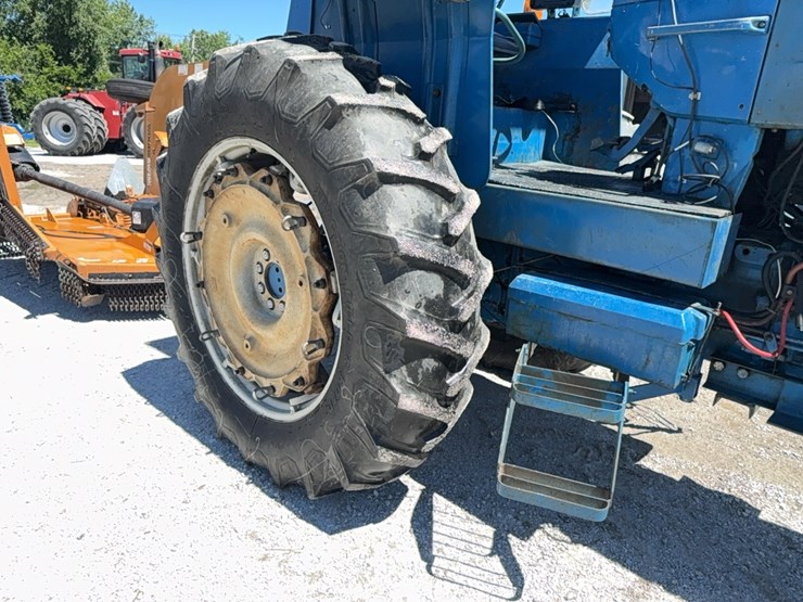 1980-ford-7700-image-19