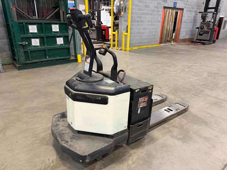 electric-pallet-jack-image-5
