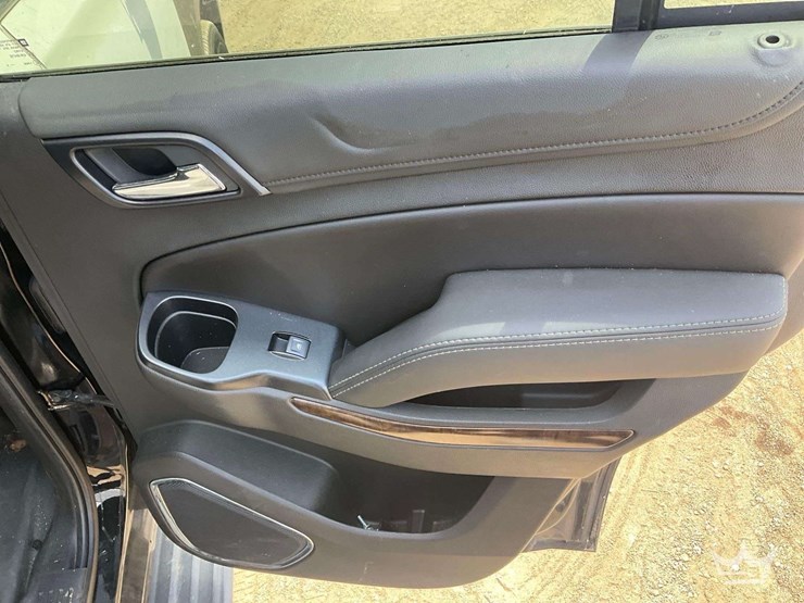 2019-chevrolet-tahoe-image-25