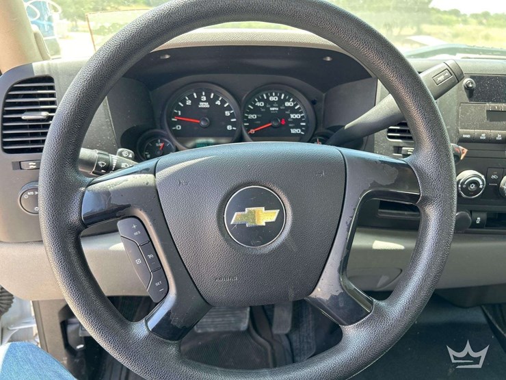 2013-chevrolet-silverado-image-14