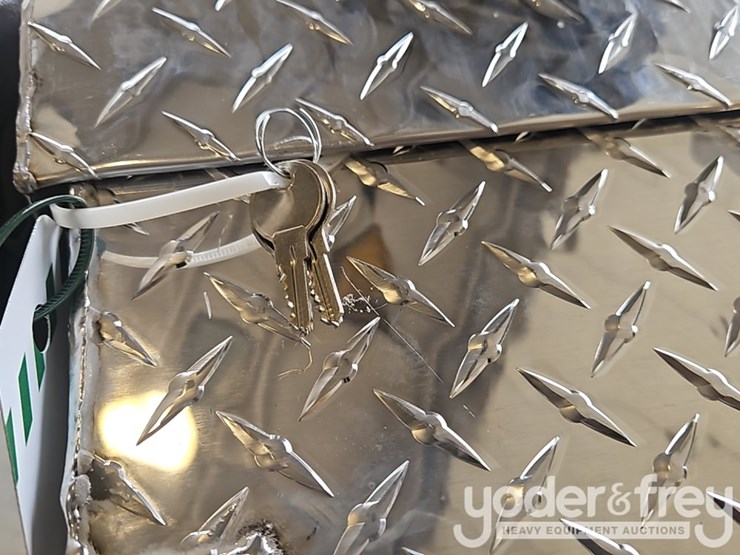 craftsman-silvertruck-box-image-5