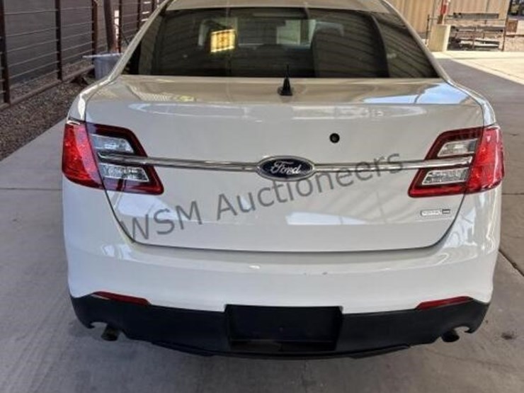 2013-ford-taurus-sdn-image-7