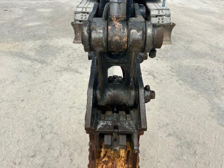 2014-deere-85g-image-55