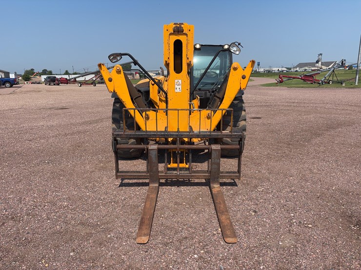 2011-jcb-510-56-image-2