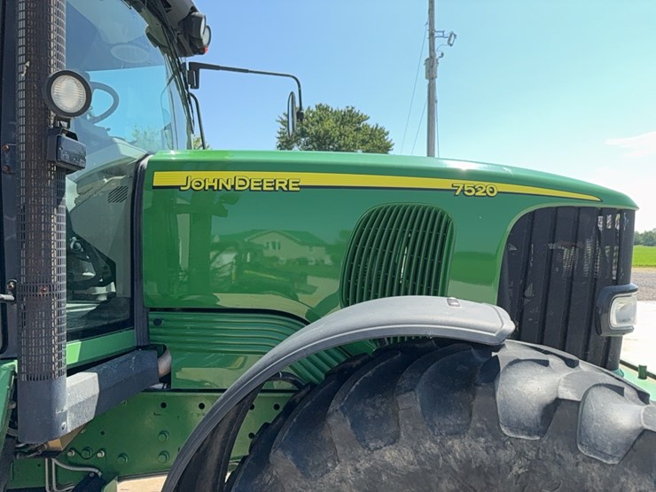 john-deere-7520-image-10