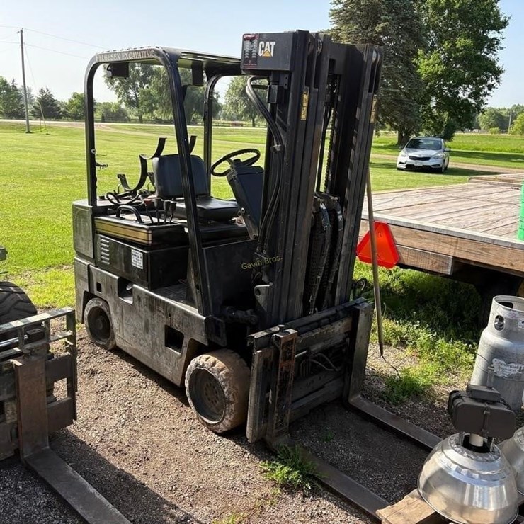 Caterpillar Industrial 499A Forklift