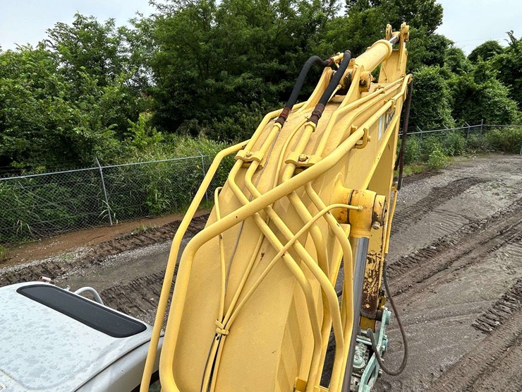 2003-kobelco-sk135sr-lc-image-29
