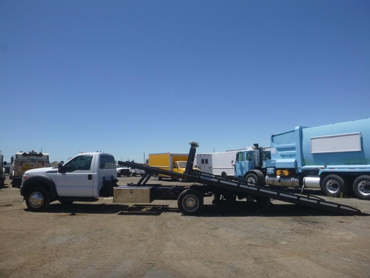 2011-ford-f550-image-11