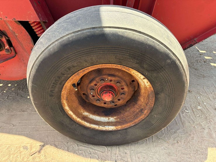 massey-ferguson-1560-image-7