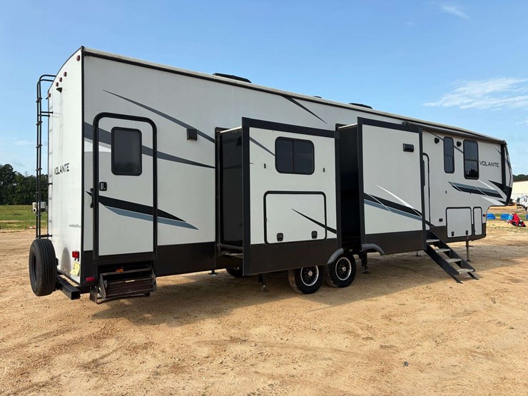 2021-keystone-volante-40'-5th-wheel-travel-trailer-image-3