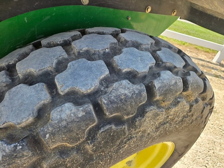 john-deere-5220-image-37